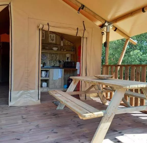 ホテル Gîte Et Lodges Du Hitton