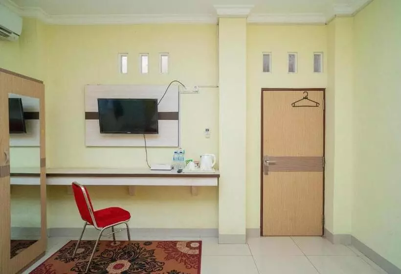 ホテル Reddoorz Syariah Near Lapangan Dwiwarna Barabai