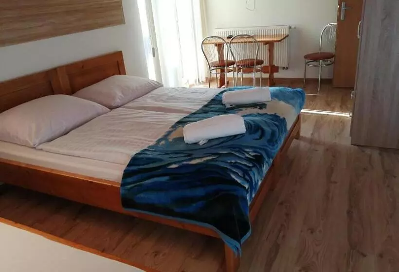 Majatalo Guest House Kovalik
