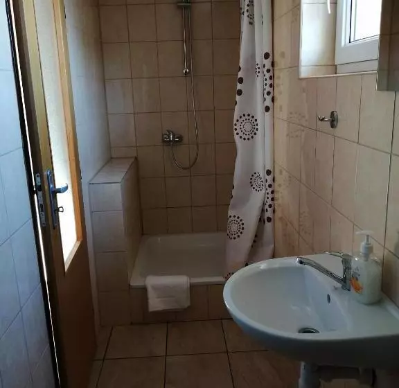 Majatalo Guest House Kovalik