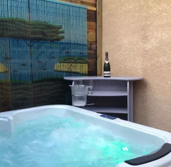 ペンション Le Domaine De Charline De 1 à 35 Personnes