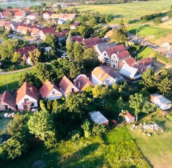 ペンション Vinný Tunel