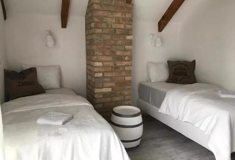 ペンション Vinný Tunel