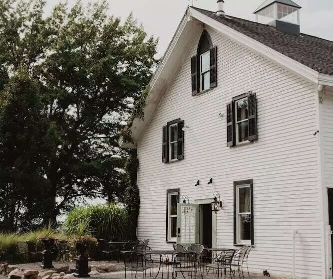 Retkeilymaja John Joseph Inn