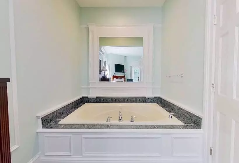 Retkeilymaja John Joseph Inn