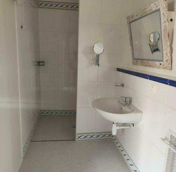 הוסטל L Auberge De Thenay