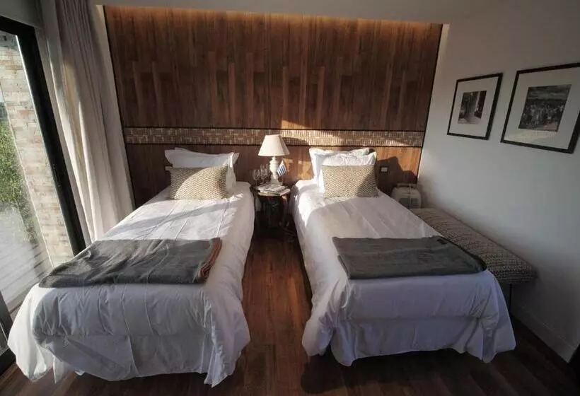 ユースホステル Pizzorno Lodge & Wine