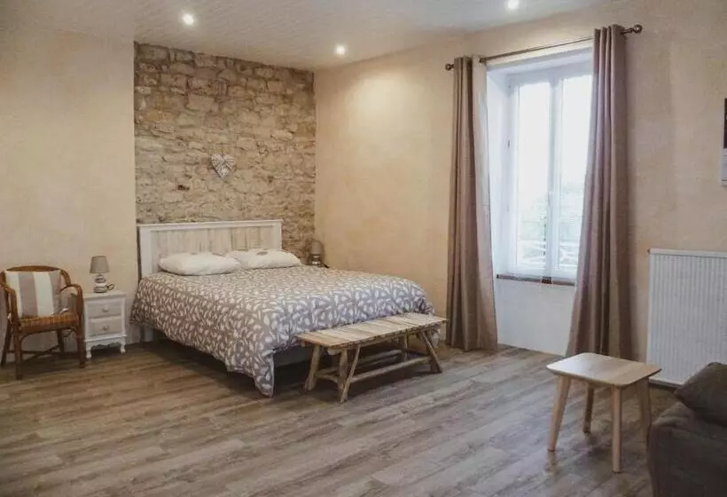 Aamiaismajoitus (B&B) La Laujère Chambres D Hôtes Romance