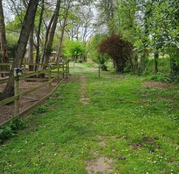 Aamiaismajoitus (B&B) Roulotte D Aquitaine