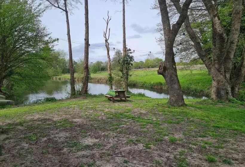 Aamiaismajoitus (B&B) Roulotte D Aquitaine