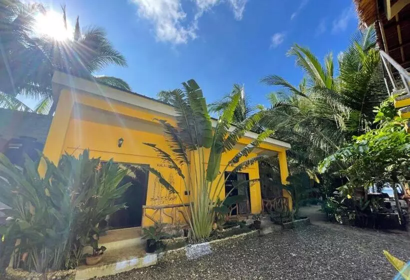 Hotelli Apo Diver Beach Resort