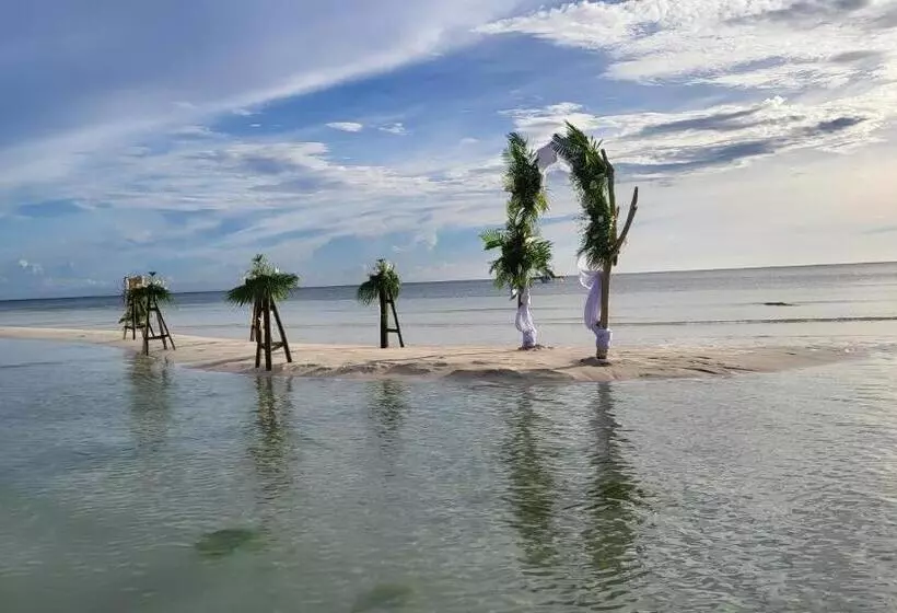 Hotelli Apo Diver Beach Resort