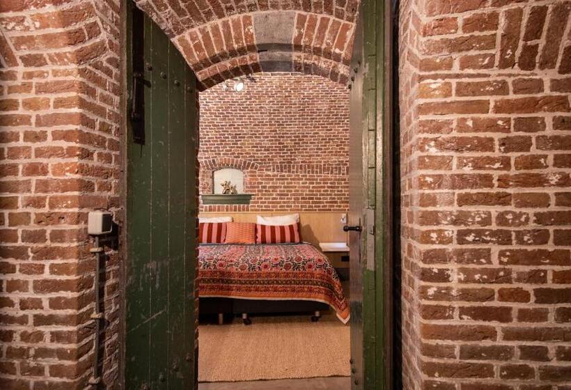 Отель Fort Vurig