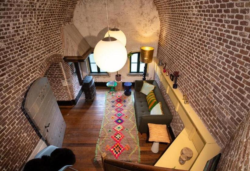 Отель Fort Vurig