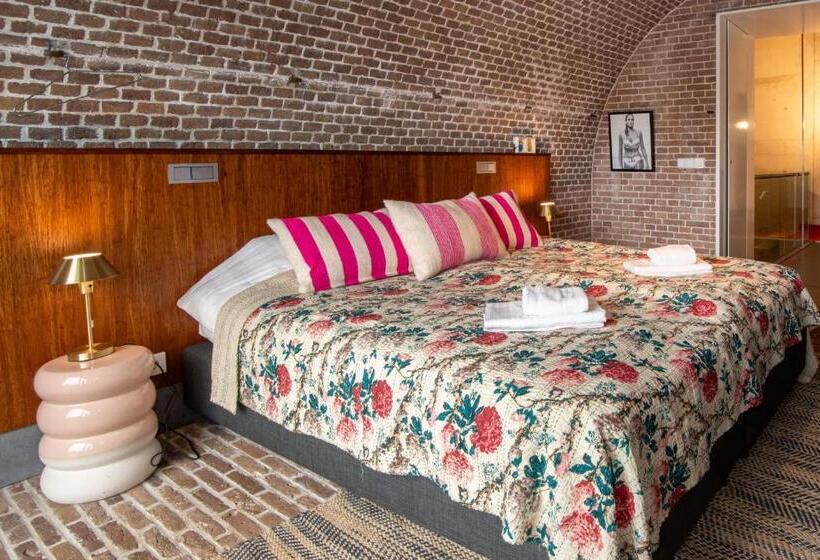 Отель Fort Vurig