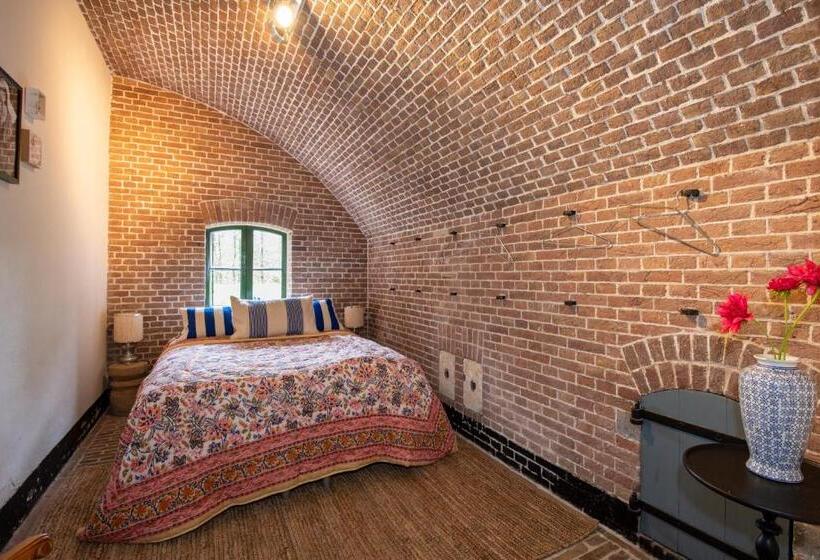 Отель Fort Vurig