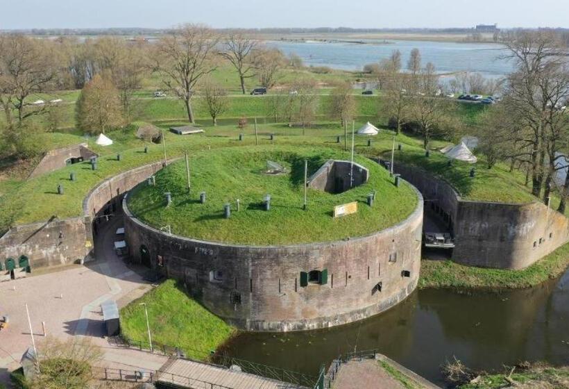 Отель Fort Vurig