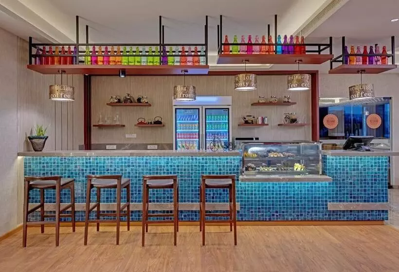 ホテル The Neemaya