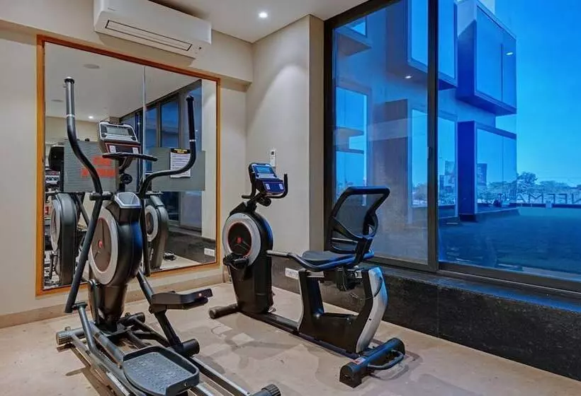 ホテル The Neemaya