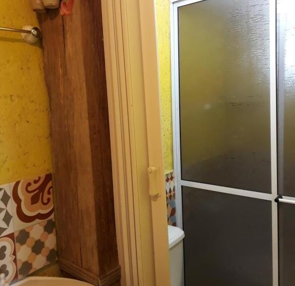 Pensão Hibisco Rosa Aluguéis