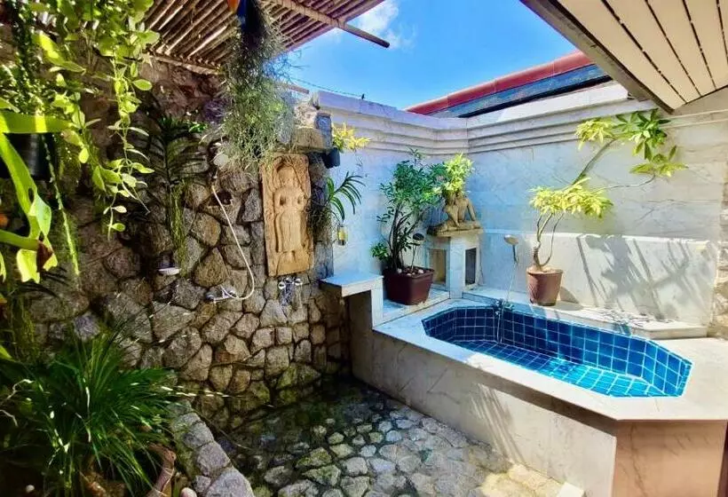 ペンション Sunshine Guesthouse And Diving School
