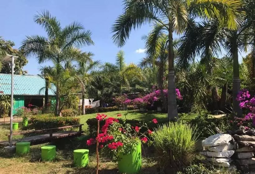 Lomakeskus บ้านภูเคียงน้ำรีสอร์ท ที่พักใกล้วัดเรืองแสง