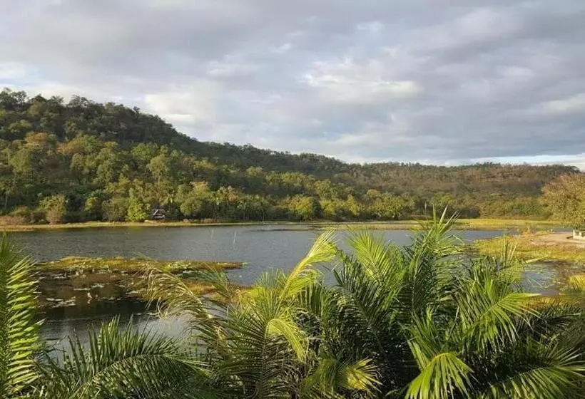Lomakeskus บ้านภูเคียงน้ำรีสอร์ท ที่พักใกล้วัดเรืองแสง