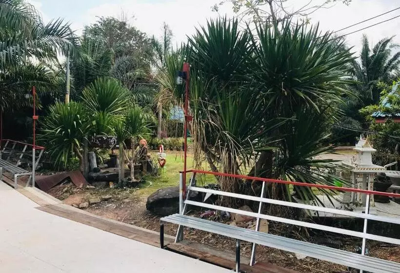 Lomakeskus บ้านภูเคียงน้ำรีสอร์ท ที่พักใกล้วัดเรืองแสง