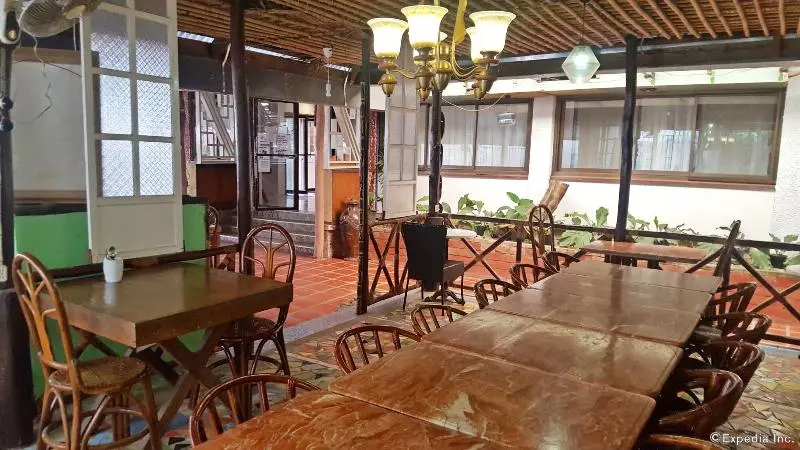 Aamiaismajoitus (B&B) Lola Itang Pension