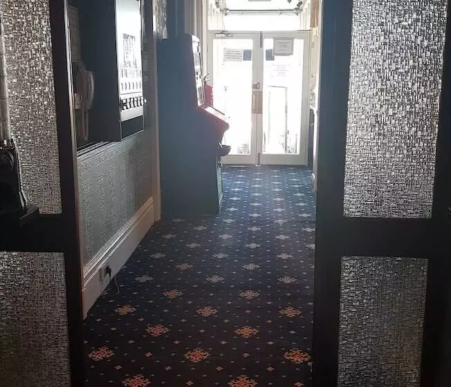 민박 The Blenheim Mount