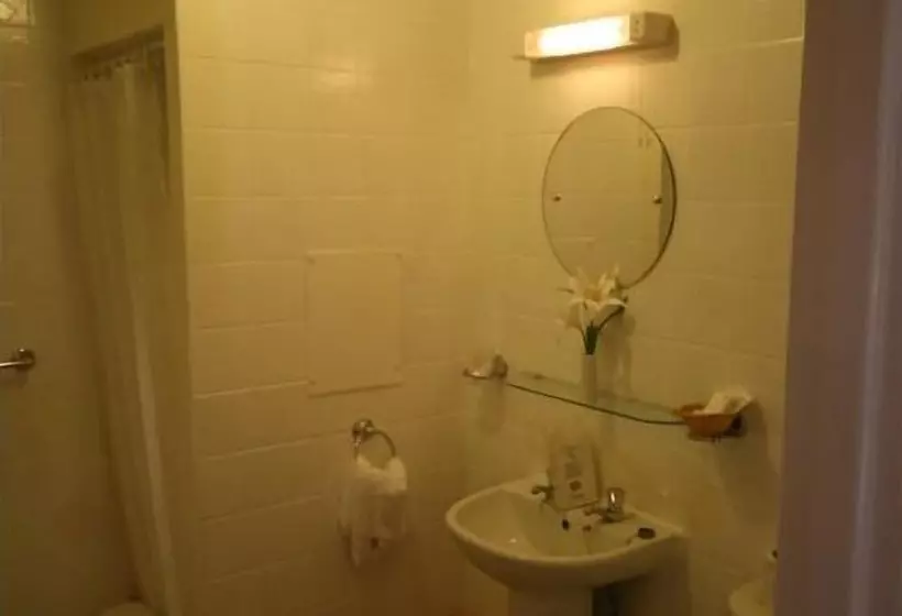 민박 The Blenheim Mount