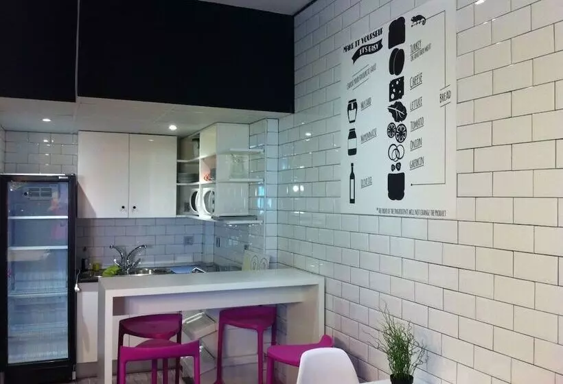 Chameleon Youth Hostel Alicante