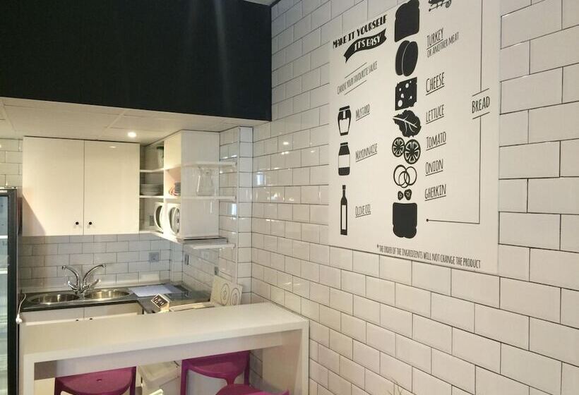 Chameleon Youth Hostel Alicante