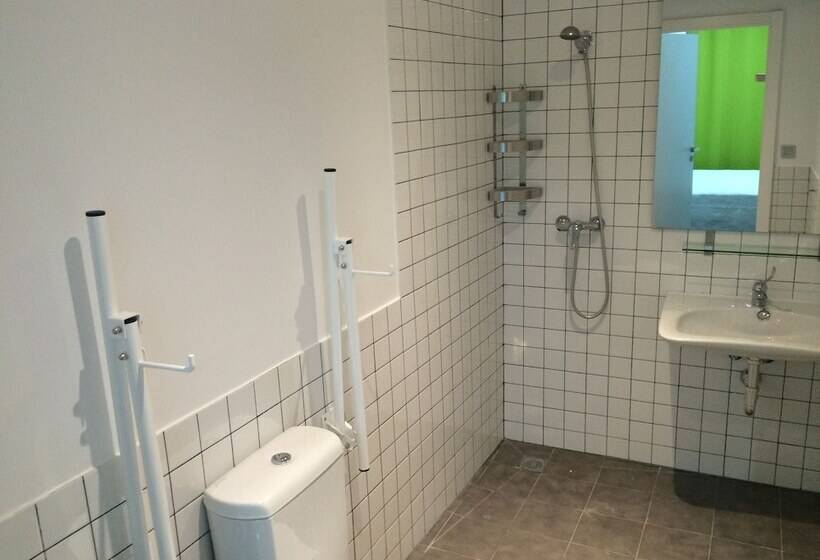 Chameleon Youth Hostel Alicante