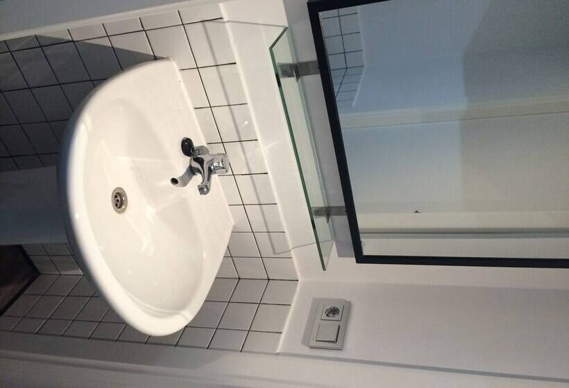 Chameleon Youth Hostel Alicante