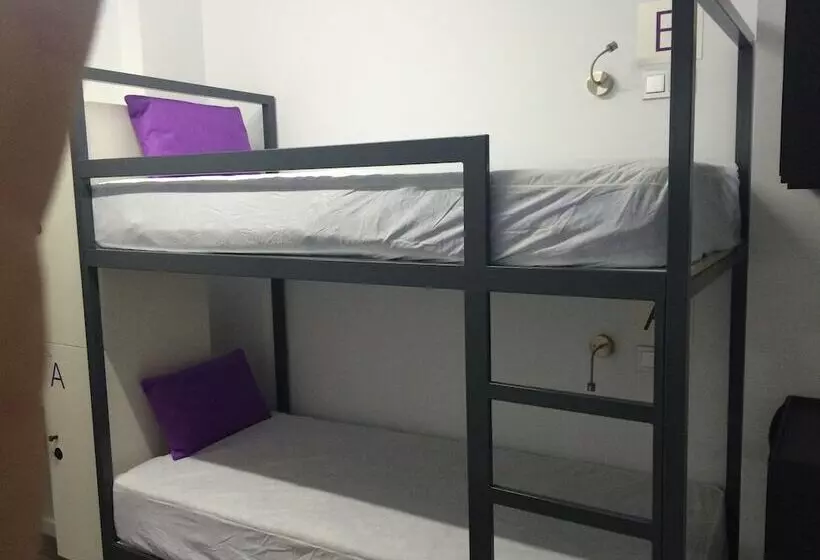Chameleon Youth Hostel Alicante