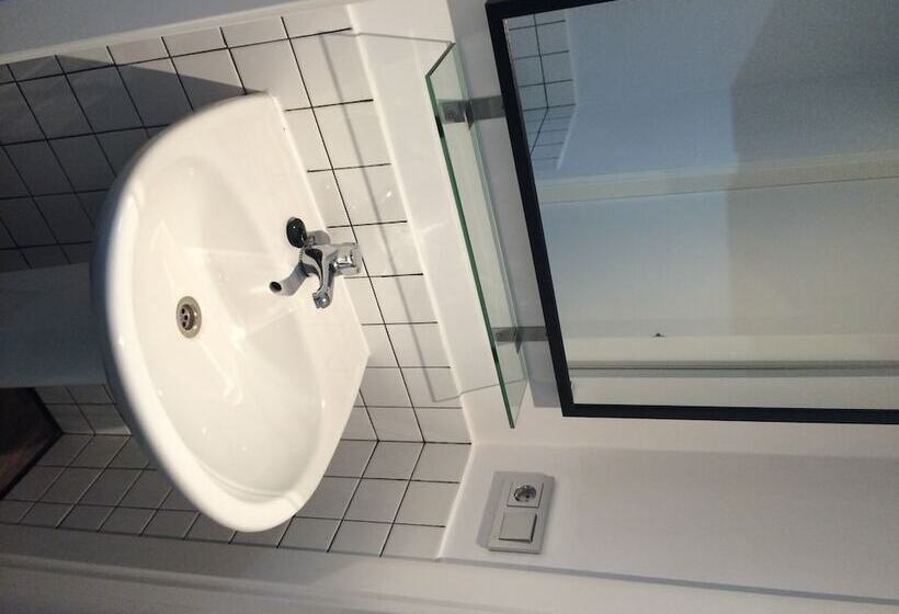 Chameleon Youth Hostel Alicante