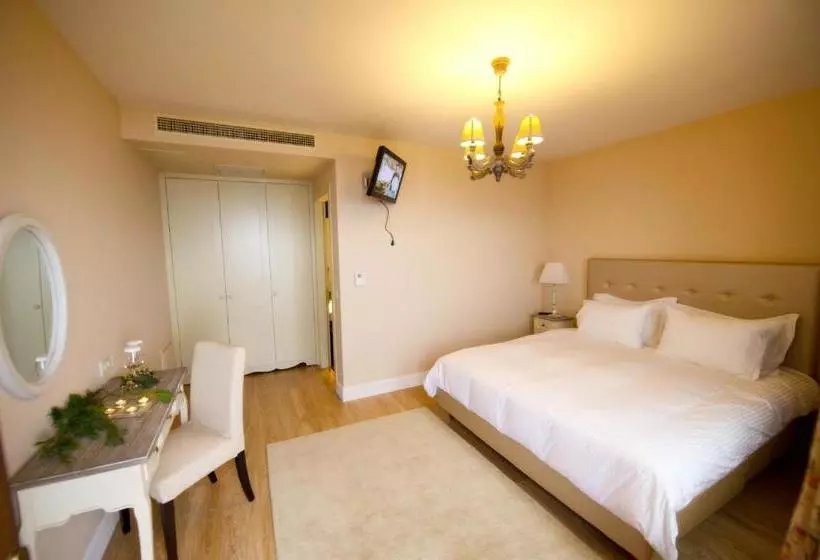 Отель Mir Boutique