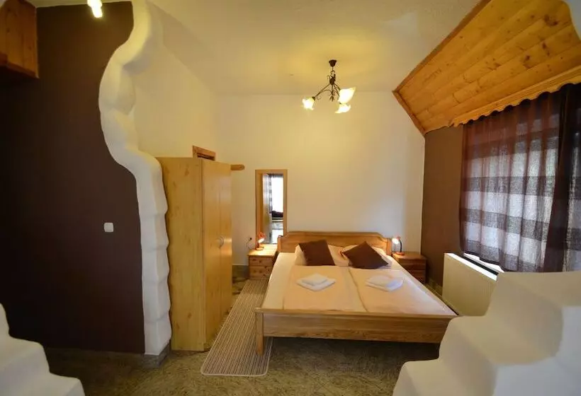Hotel Pansion Winnetou
