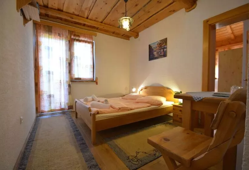 Hotel Pansion Winnetou