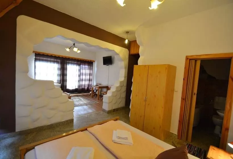 Hotel Pansion Winnetou