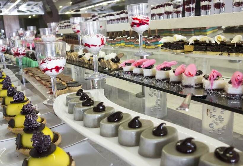 Ramada by Wyndham Resort Kusadasi