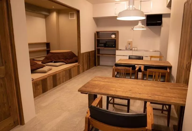 Пансион Guesthouse Akicafe Inn