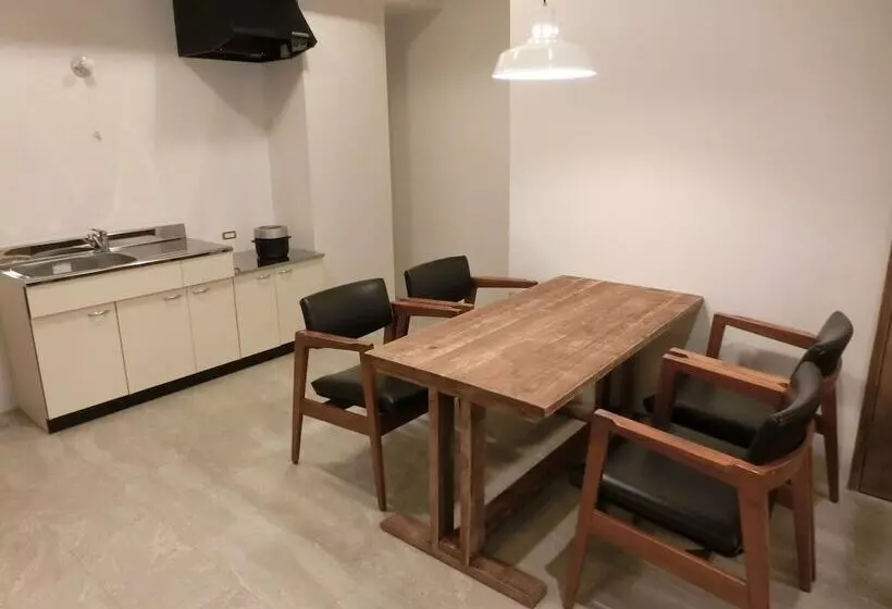 Пансион Guesthouse Akicafe Inn