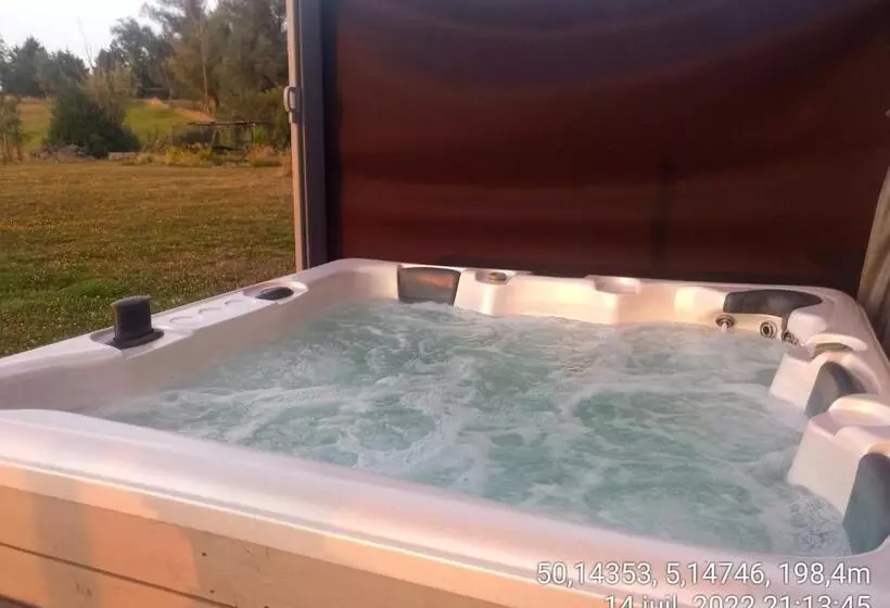 Retkeilymaja Cabane De L Ermitage