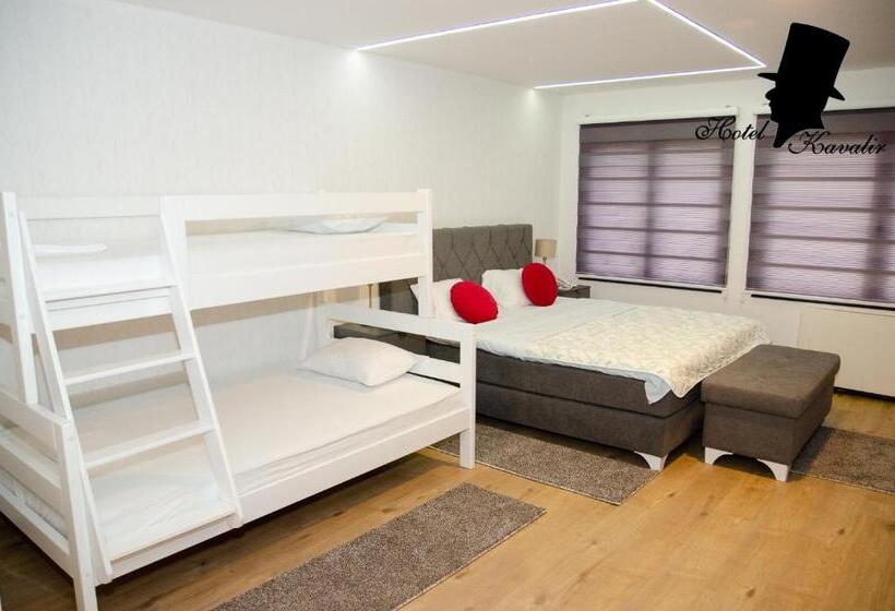 هتل Kavalir