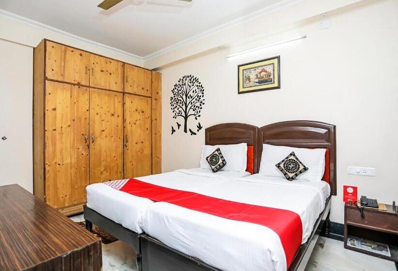 پانسیون Oyo 3286 Near Kalinga Hospital