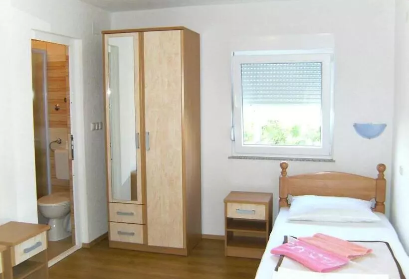 پانسیون Pansion Pero Elez Medjugorje