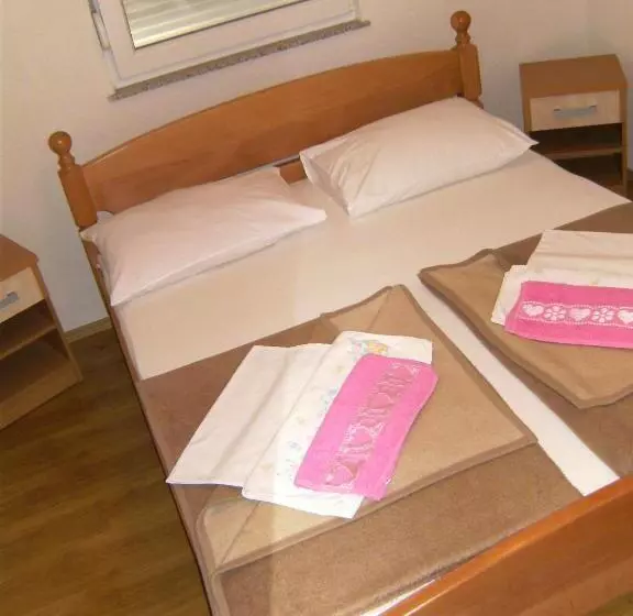 پانسیون Pansion Pero Elez Medjugorje