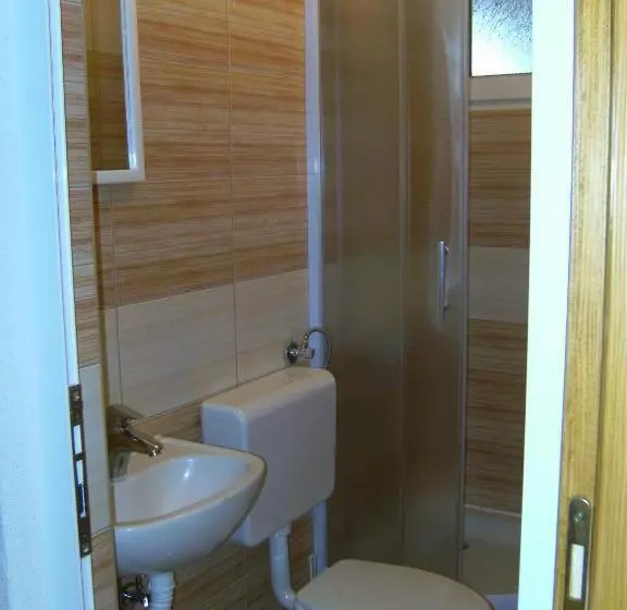 پانسیون Pansion Pero Elez Medjugorje